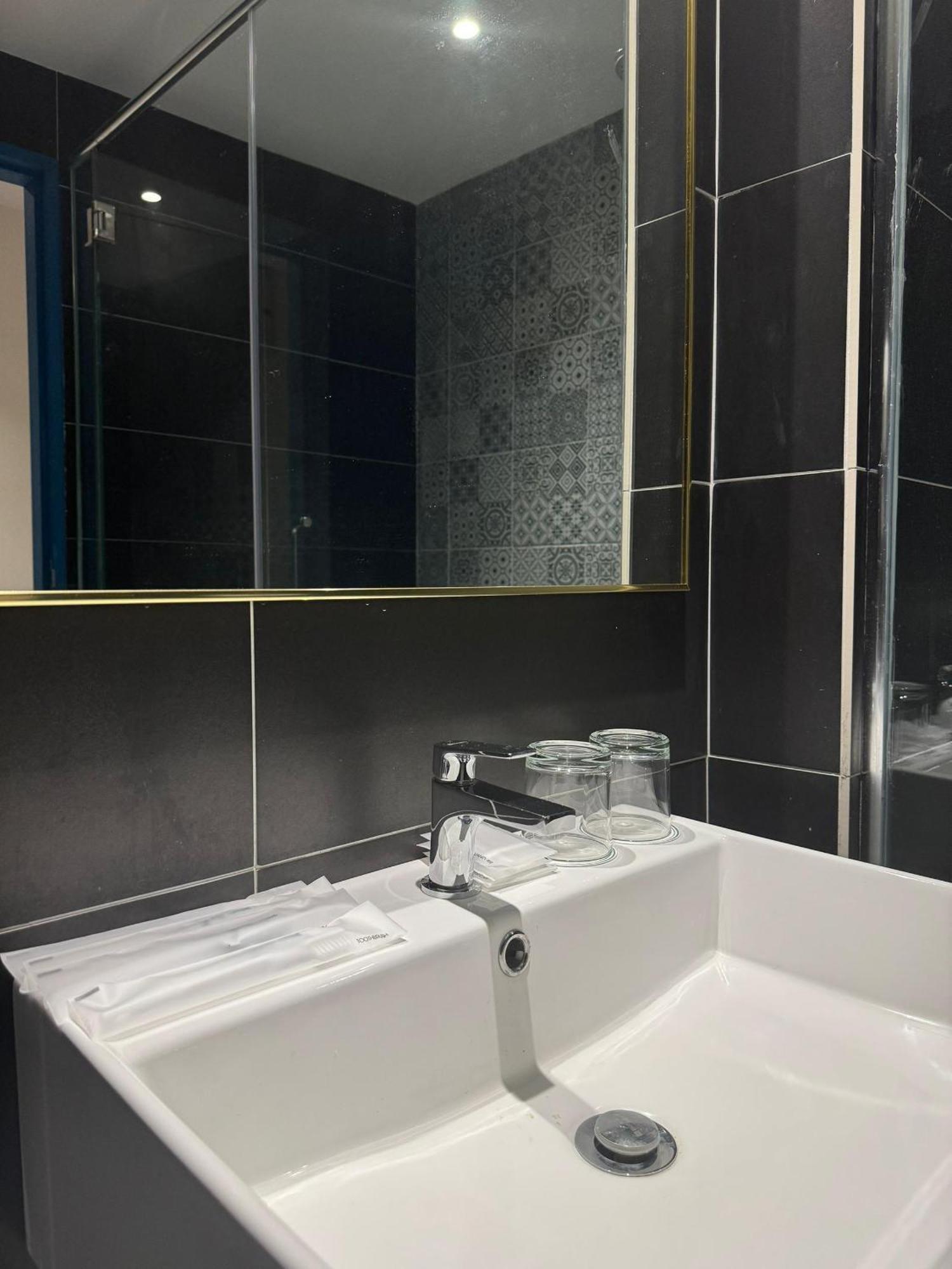 קאג'אנג Le'Genda Hotel מראה חיצוני תמונה