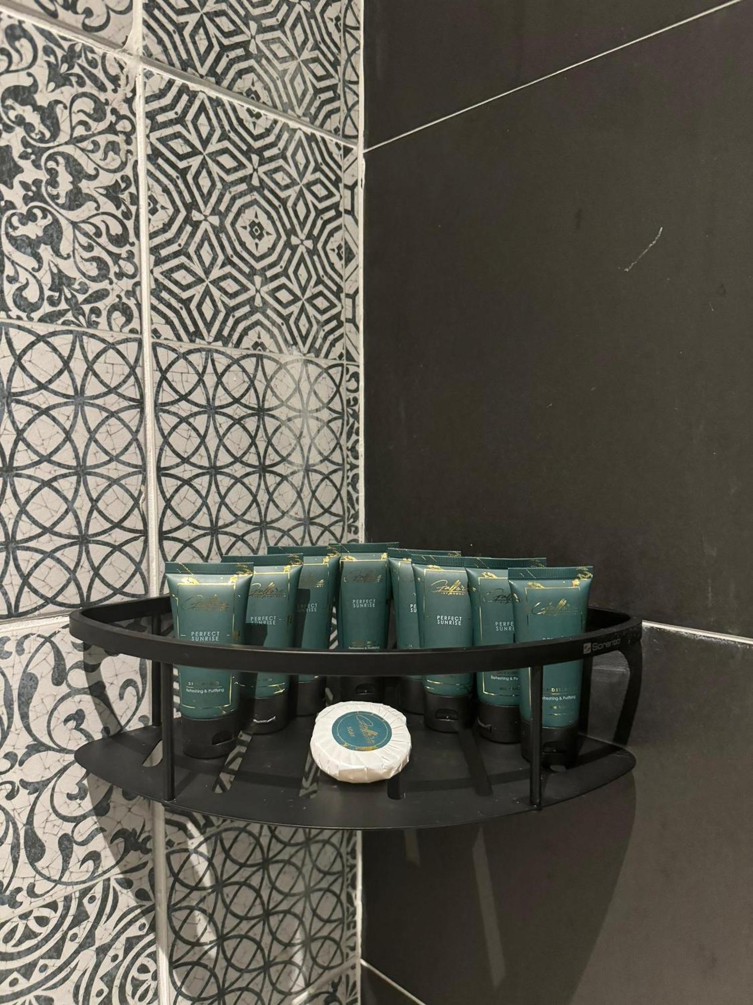 קאג'אנג Le'Genda Hotel מראה חיצוני תמונה